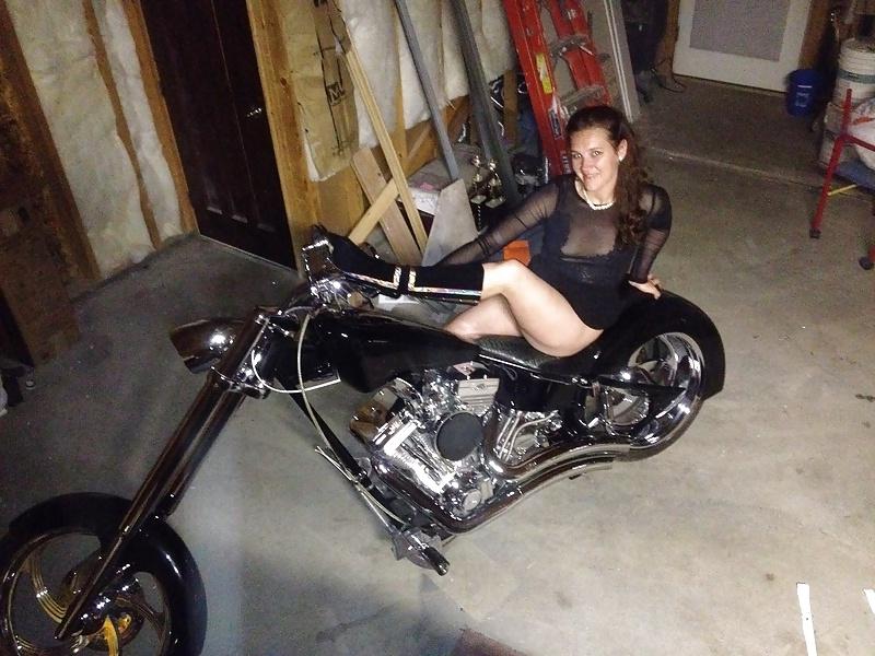 14P Biker Milf