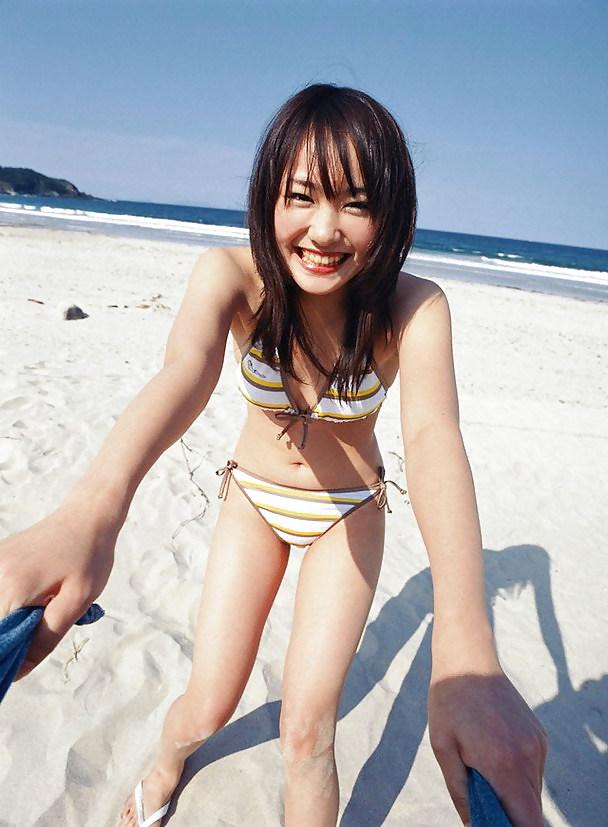 25P Japanese Gravure Idols Vol. 2 -B744-