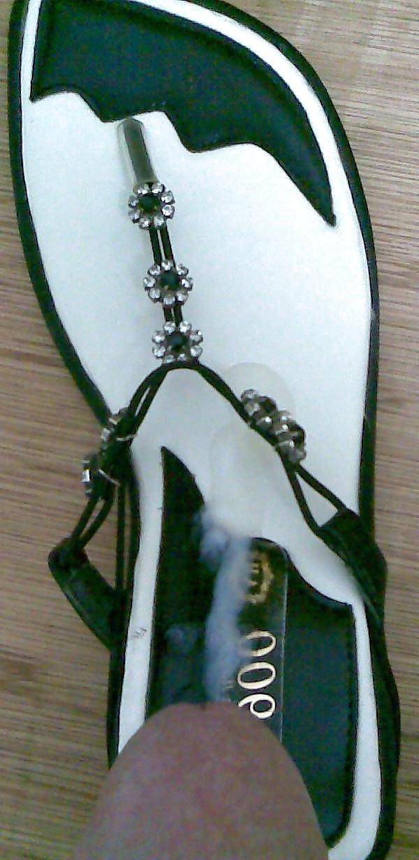 5P I cum on my girl shoes