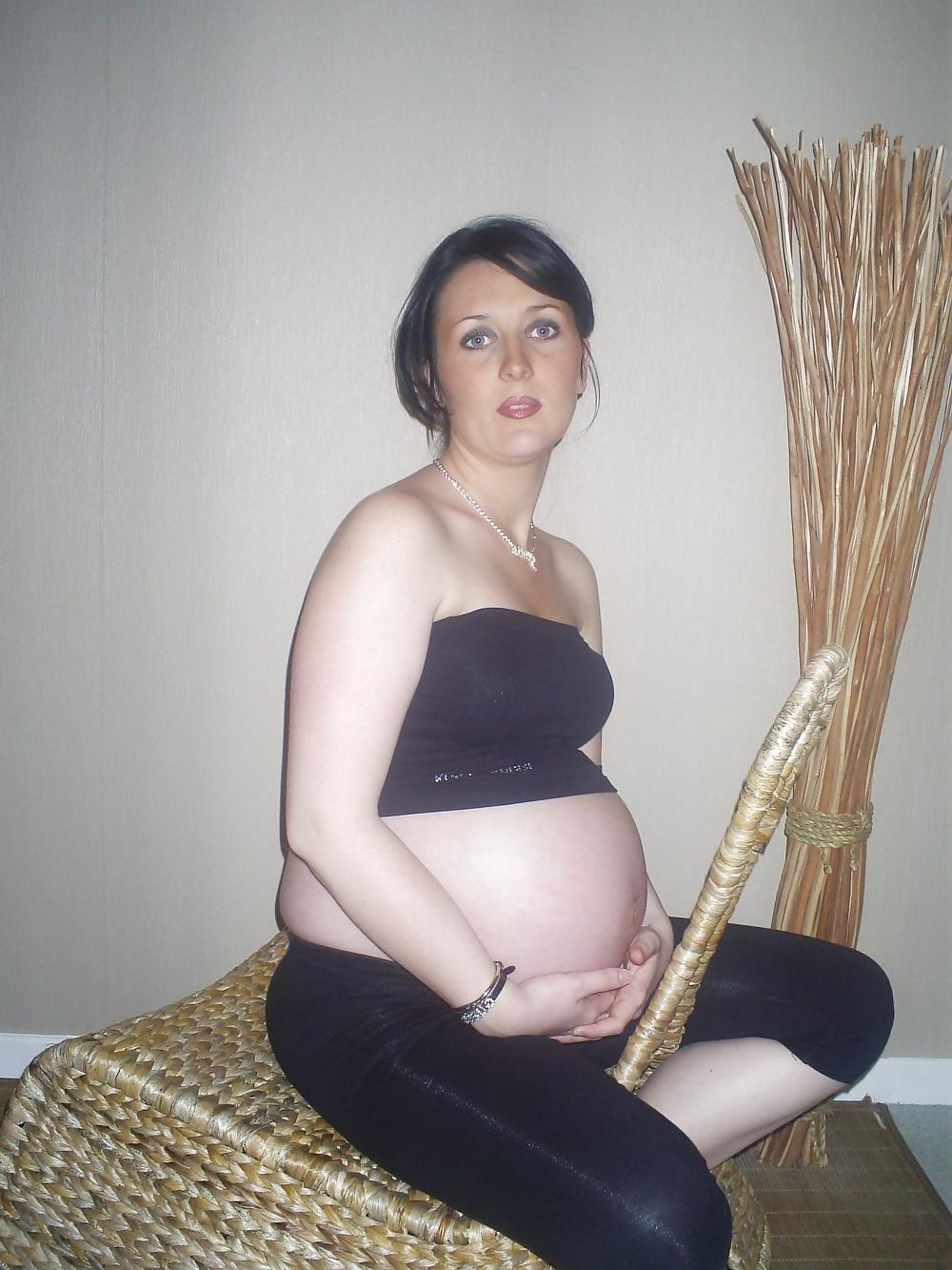 14P Vanessa B Enceinte - Pregnant 4