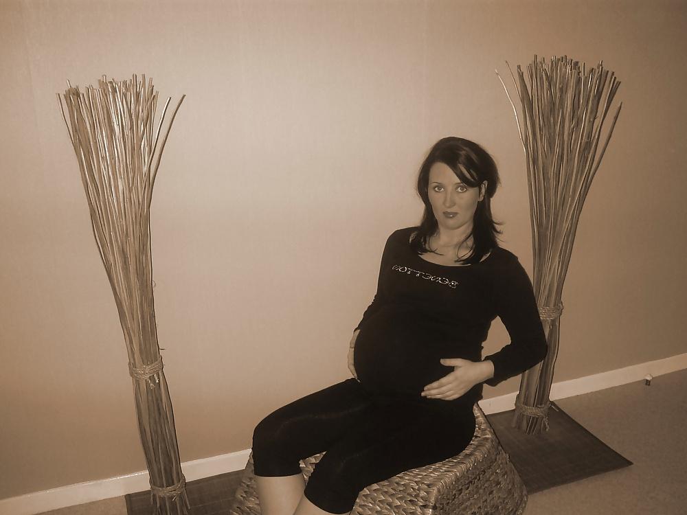 15P Vanessa B Enceinte - Pregnant 5