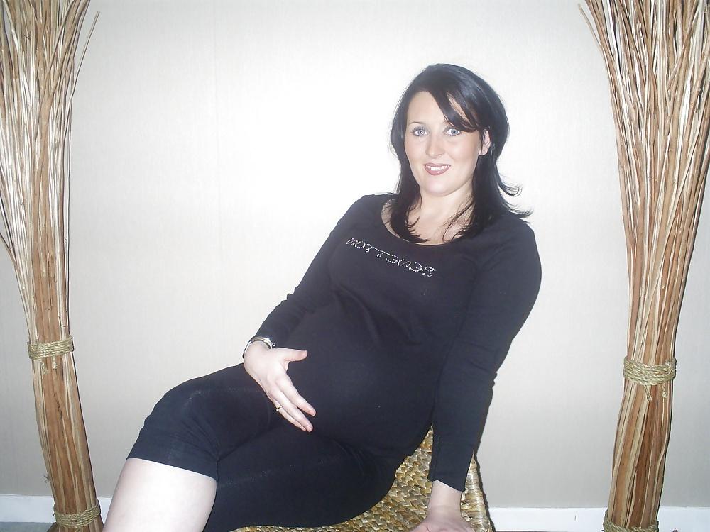15P Vanessa B Enceinte - Pregnant 5
