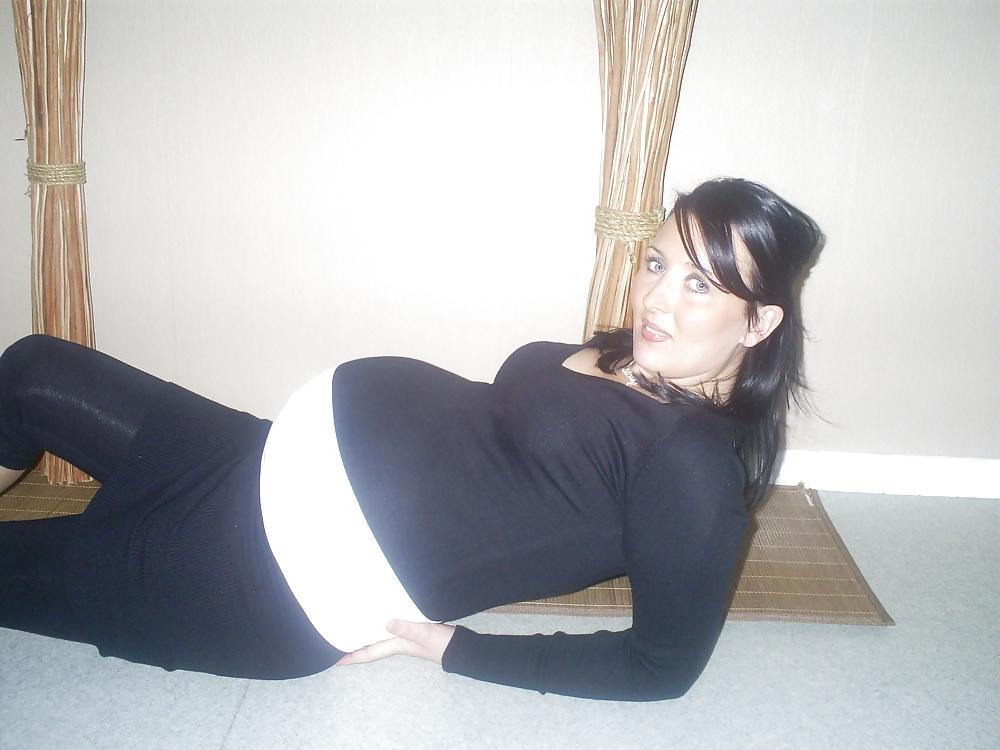 15P Vanessa B Enceinte - Pregnant 5
