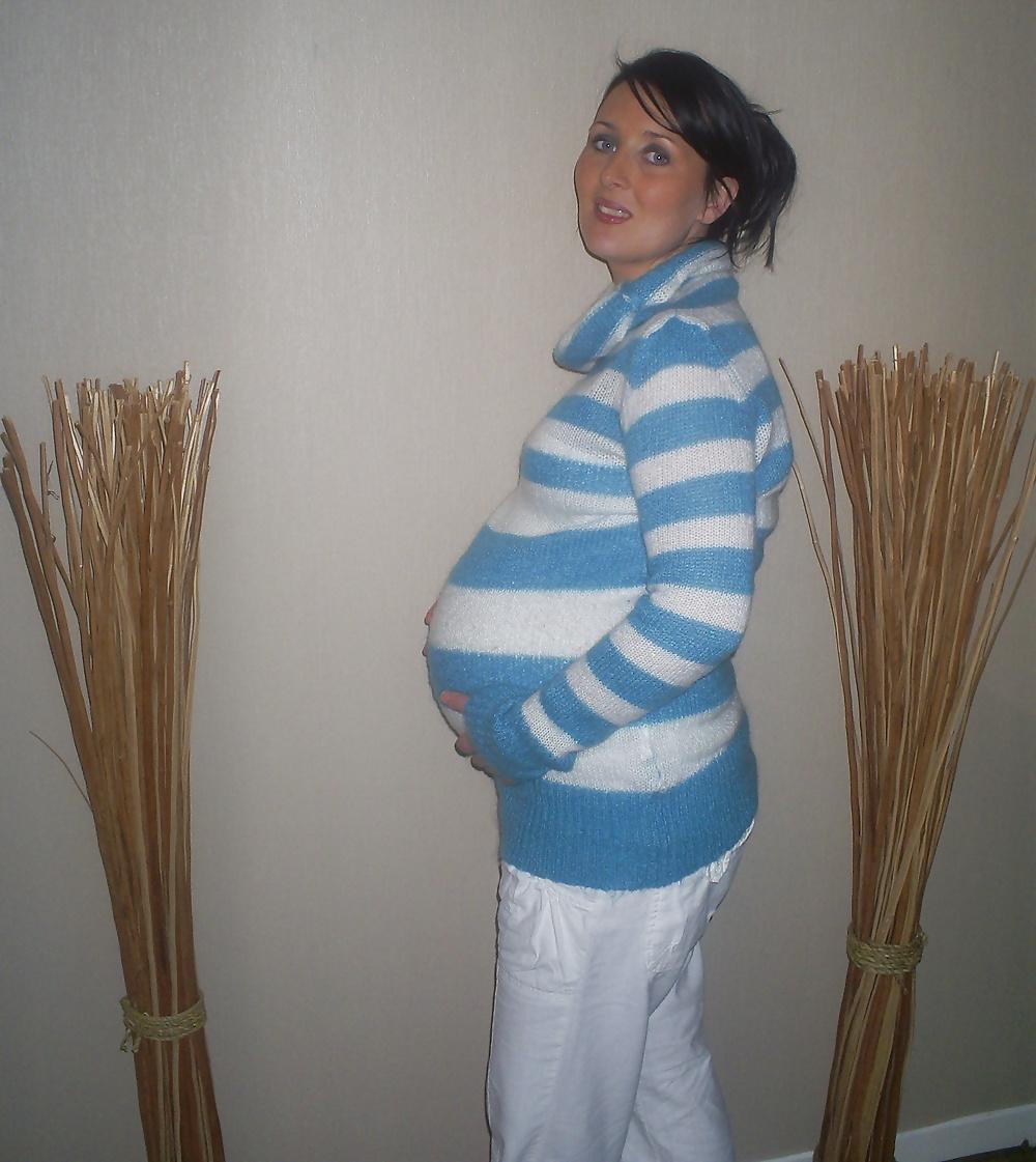 11P Vanessa B Enceinte - Pregnant 1
