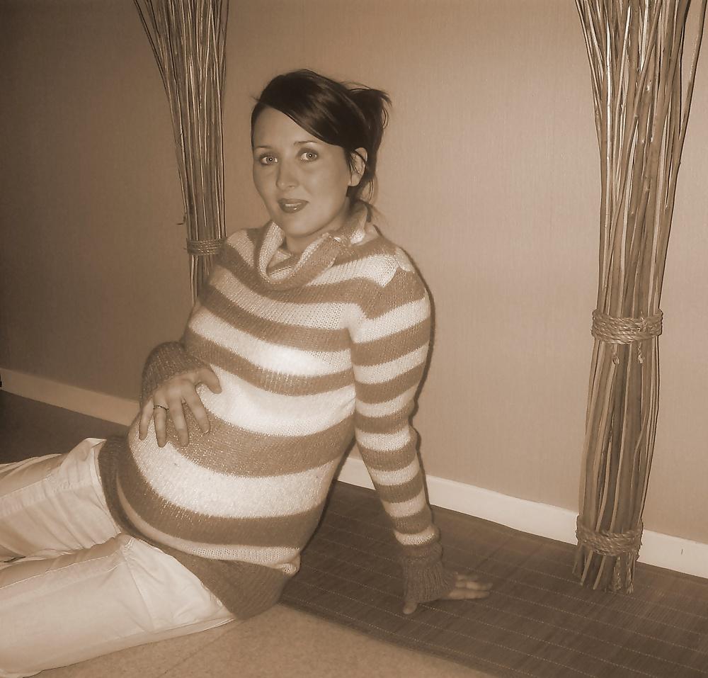 11P Vanessa B Enceinte - Pregnant 1