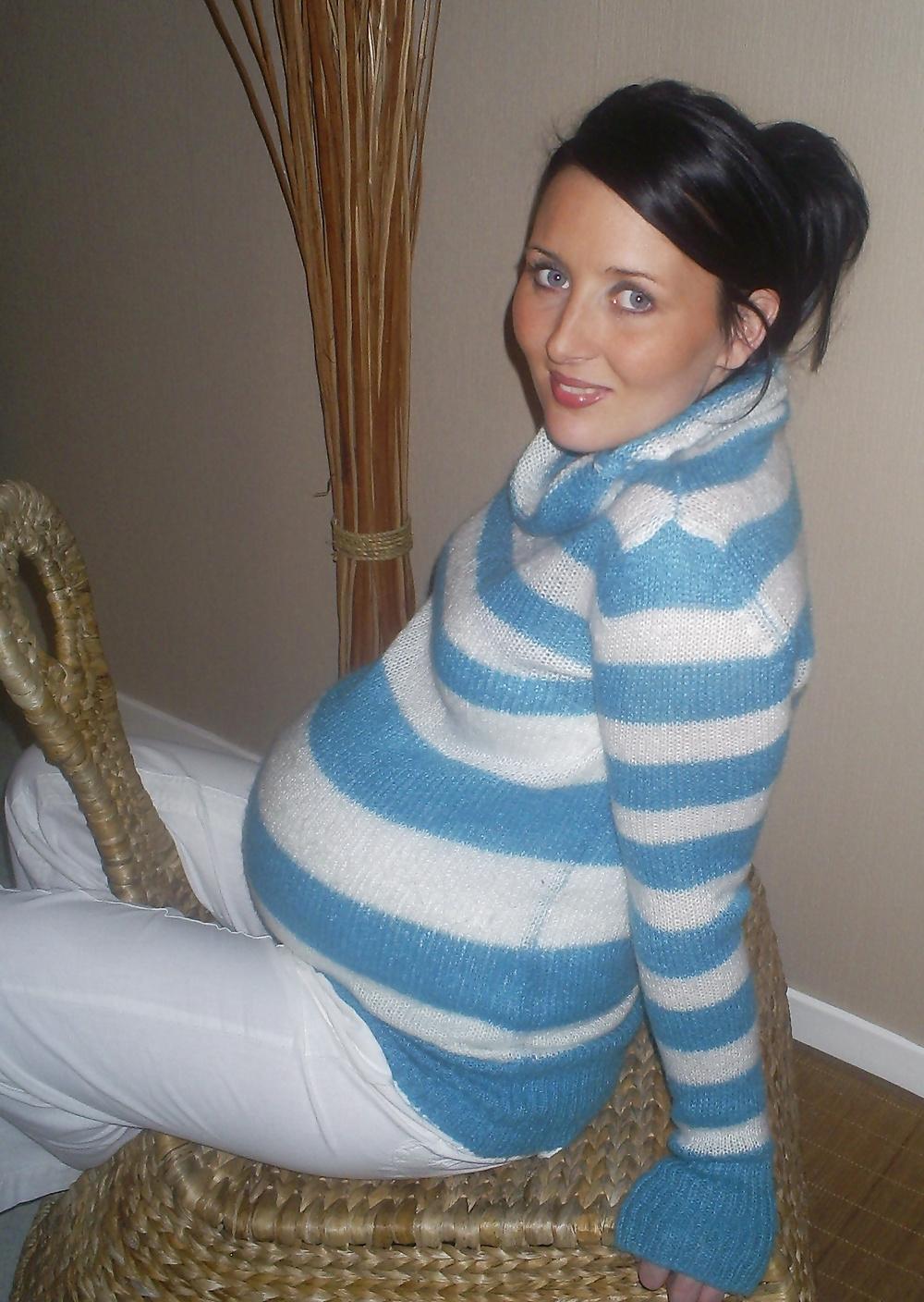 11P Vanessa B Enceinte - Pregnant 1