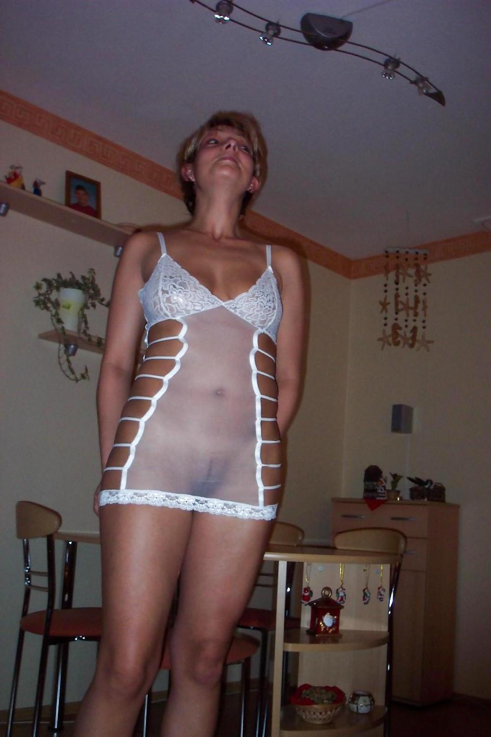 25P PRETTY BLONDE WIFE