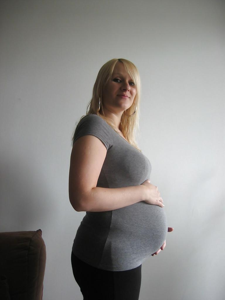 25P Enceinte - Pregnant 32