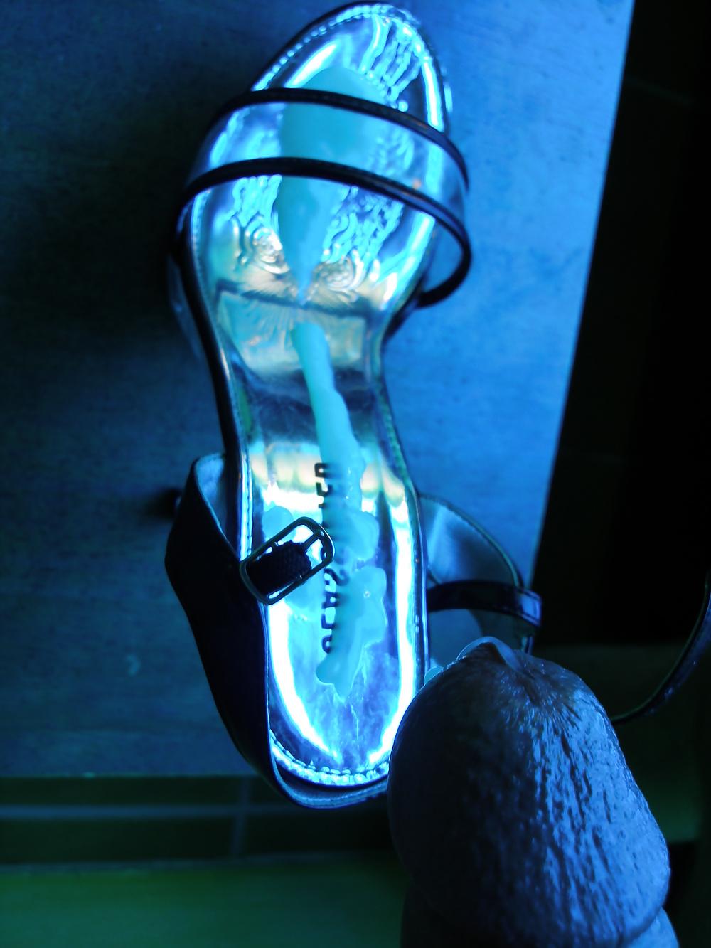 4P Cum on high heel