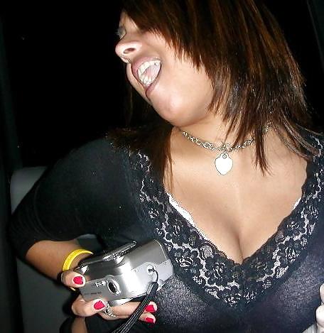 5P Candid Huge Busty Indian Bra Flash