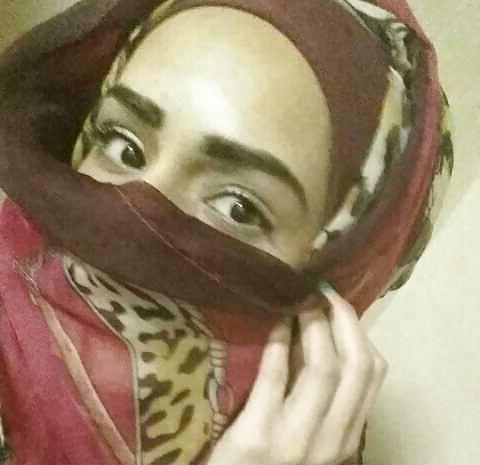 17P Hijab cum slut