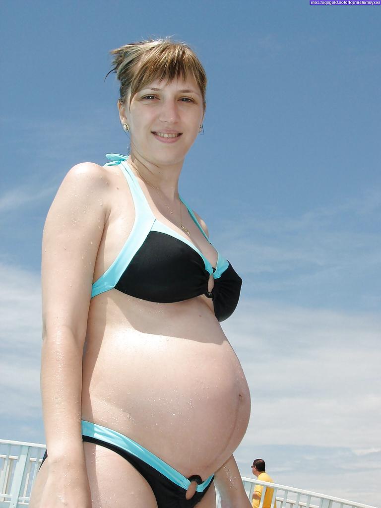 25P Pregnant Amateurs - Sexy In Bikinis!