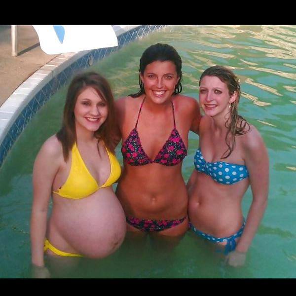 25P Pregnant Amateurs - Sexy In Bikinis!