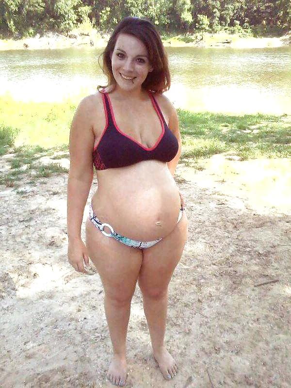 25P Pregnant Amateurs - Sexy In Bikinis!