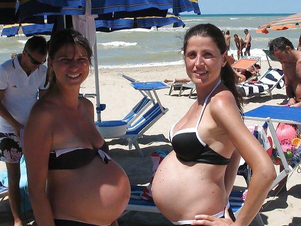 25P Pregnant Amateurs - Sexy In Bikinis!