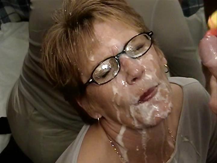 25P CHRISTINE - BRITAINS FILTHIEST GRANNY 