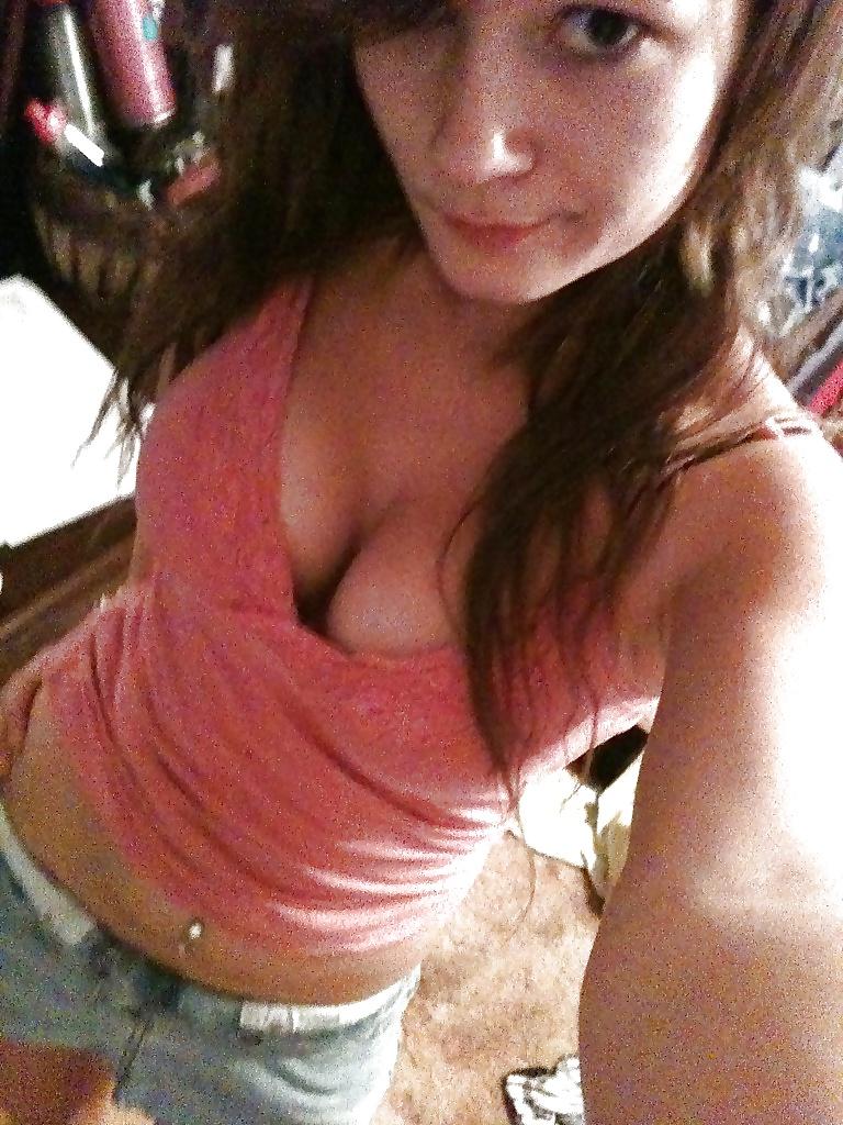 14P Brunette in Bra & Panties (nude selfies)