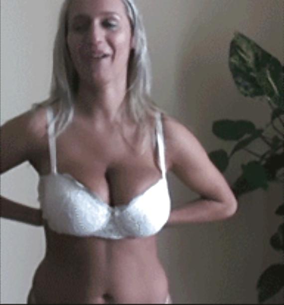 8P MILF Agrees To Take Off Her Bra For You