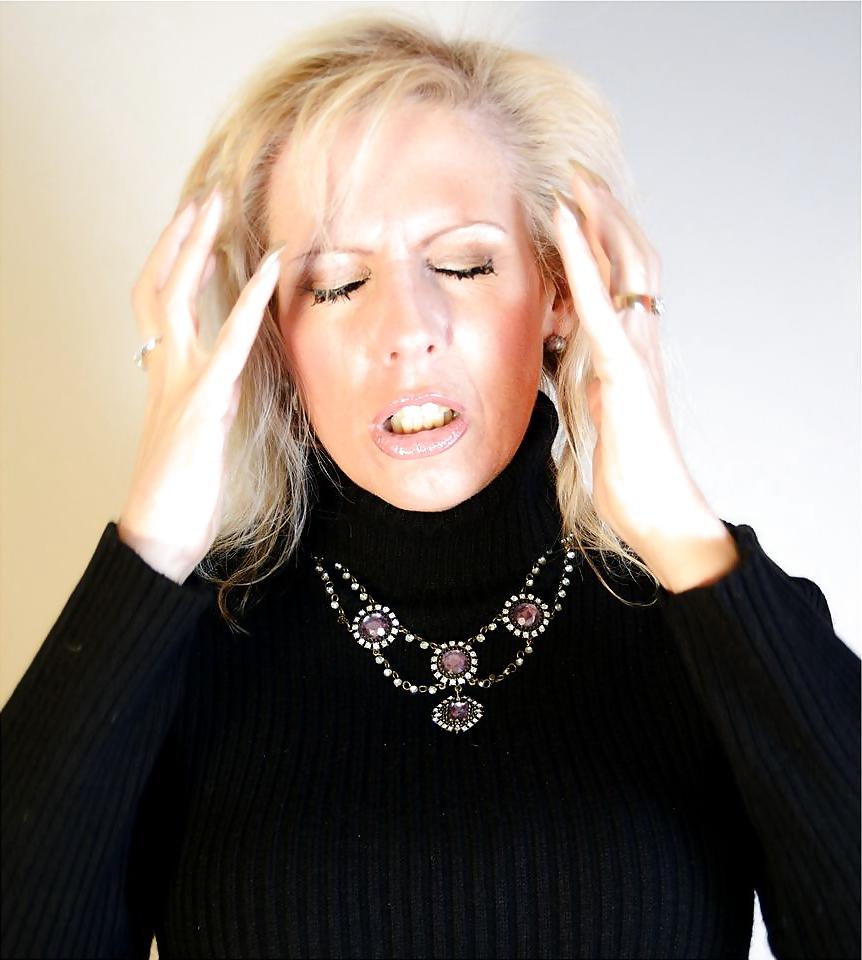 20P Blonde milf hot face
