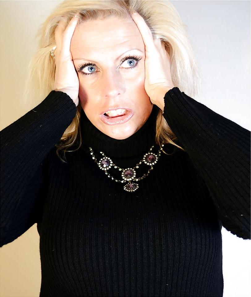 20P Blonde milf hot face