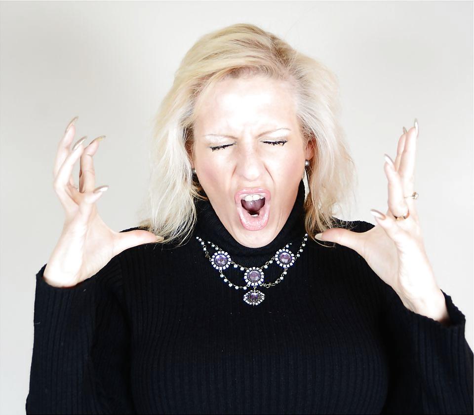 20P Blonde milf hot face