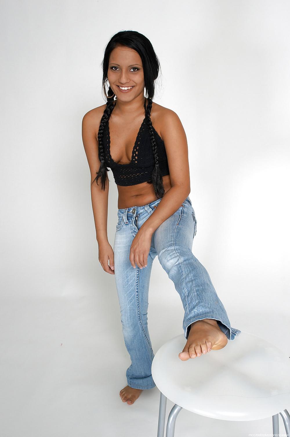 19P Pretty Face Cute Feet : Paniz