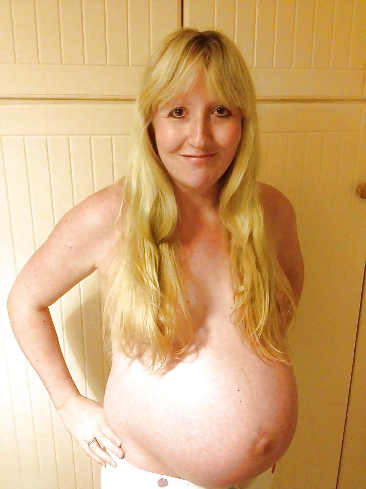 25P Enceinte nue - Nude pregnant 15