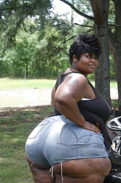 25P Thick ass & thighs
