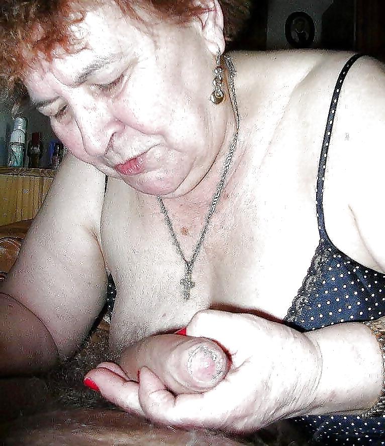 20P Amatuer Granny sex and Face