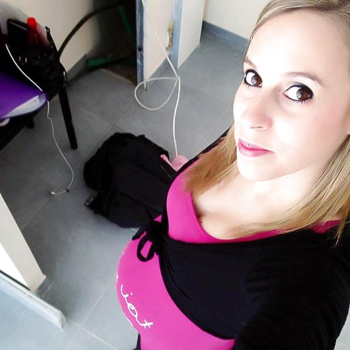 9P Alissia G enceinte - pregnant