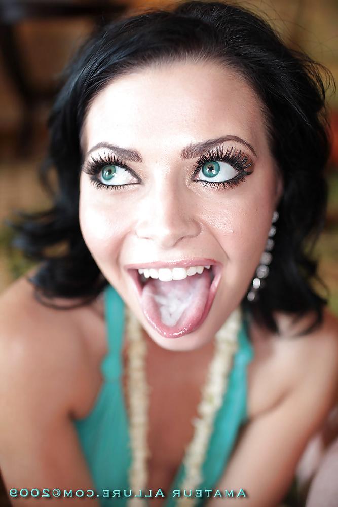 18P Cumshot Expression Open Smile
