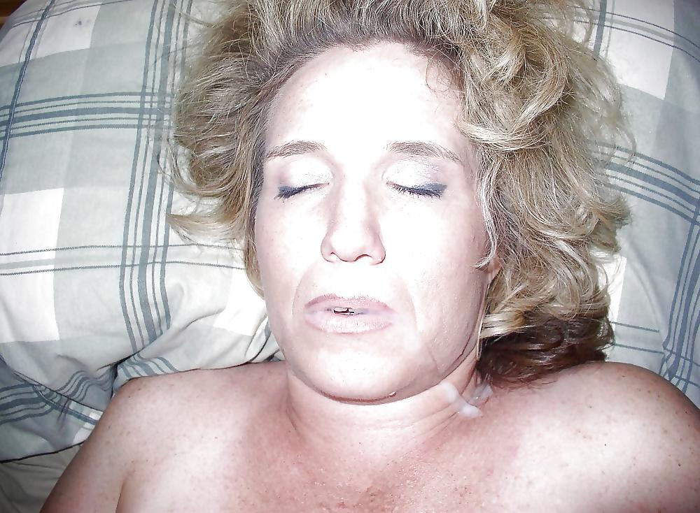 25P Cum On Lips.