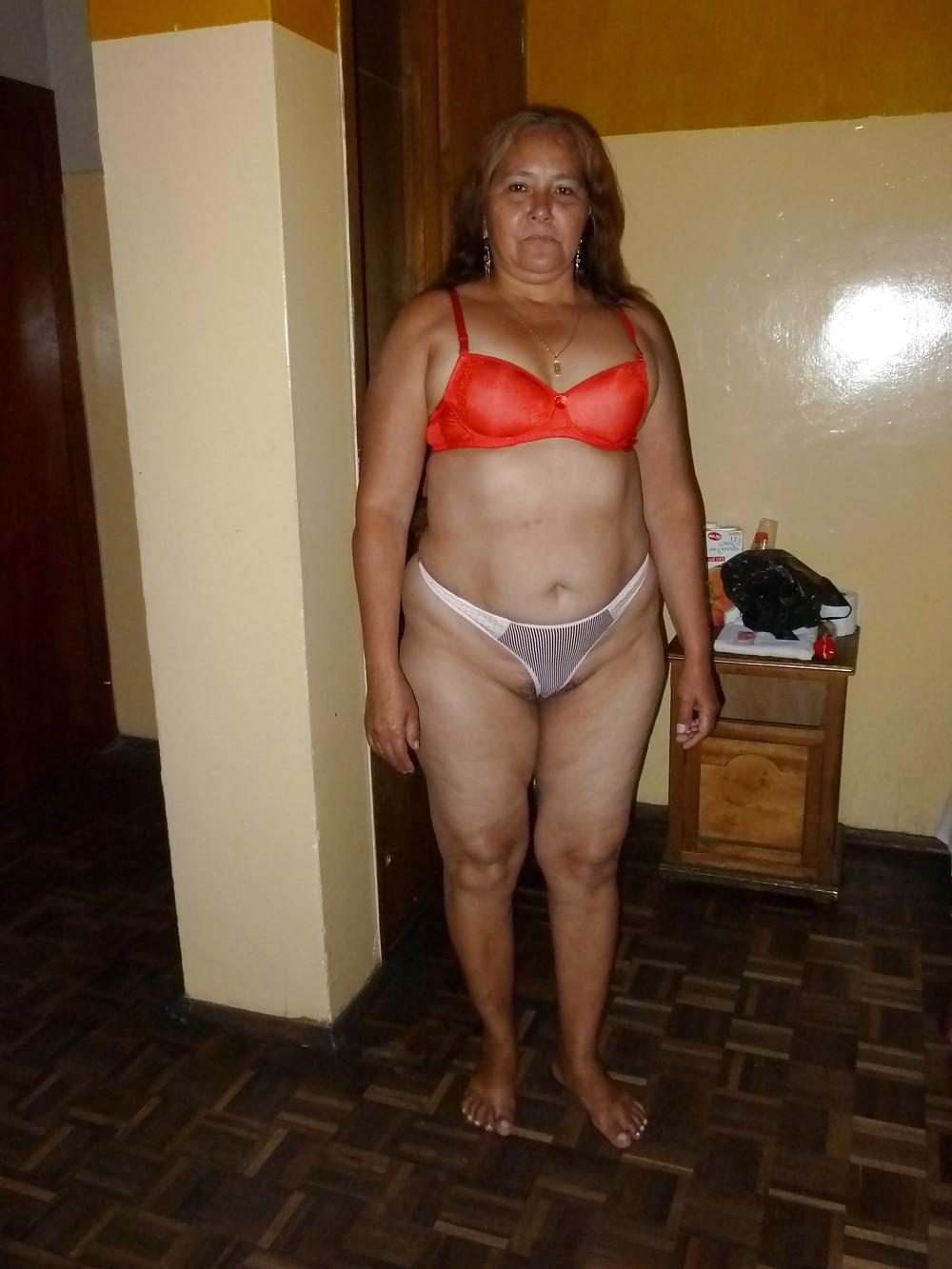 25P PUTA = Mi abuela es una puta (See Music Video Too)
