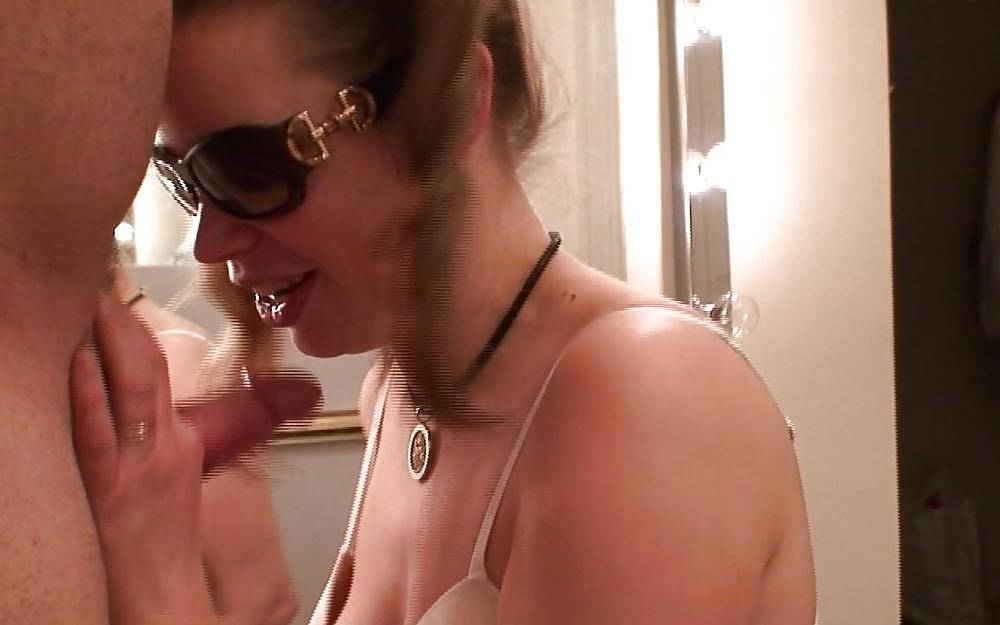 14P Hot Wifey facial
