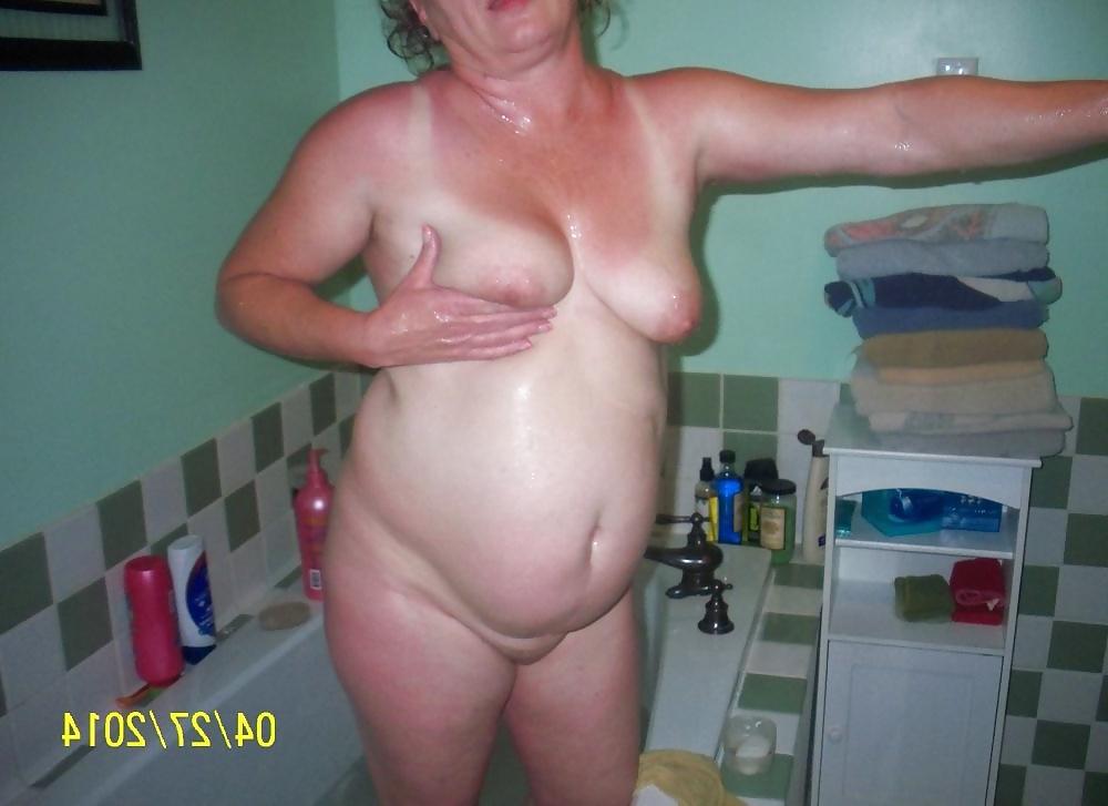 10P Housewife posing after the bath