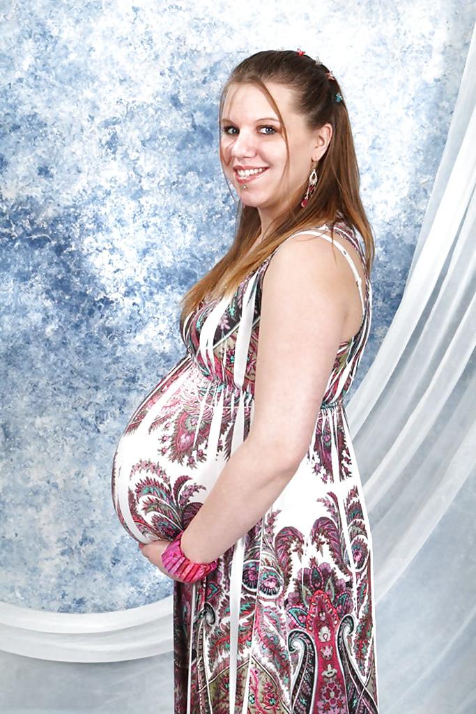 8P Pregnant Anastasia