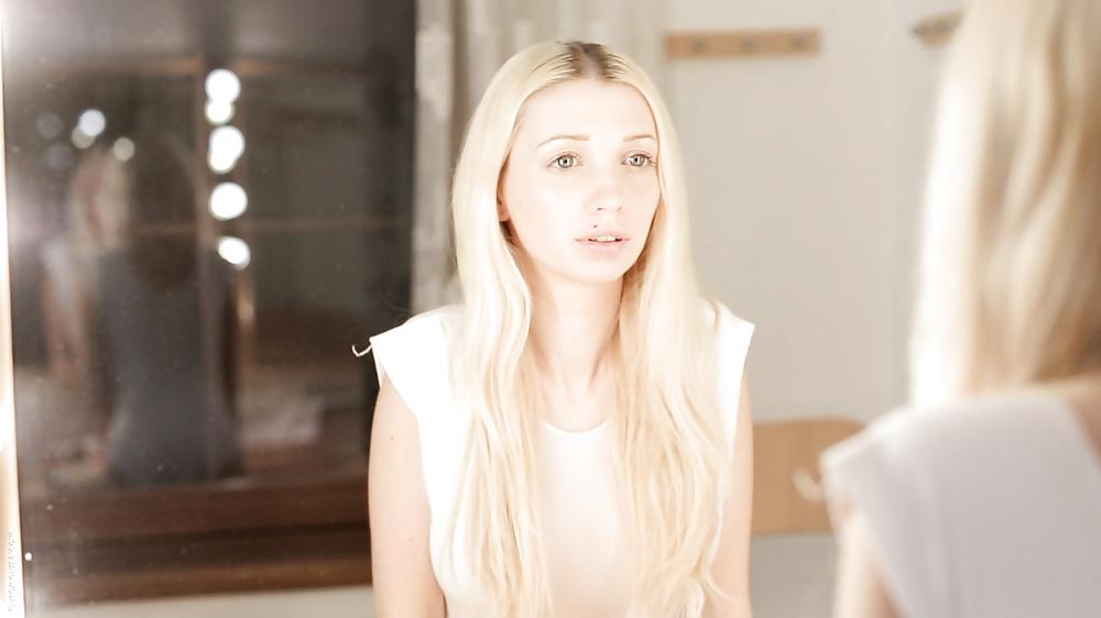 15P Miriama Kunkelova gets ready in her dressing room