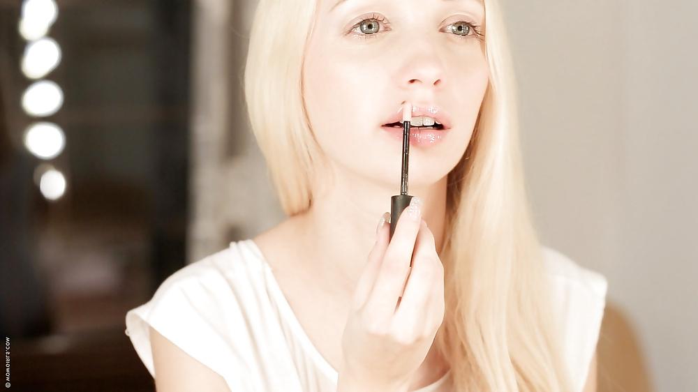 15P Miriama Kunkelova gets ready in her dressing room