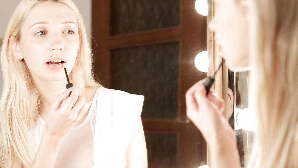 15P Miriama Kunkelova gets ready in her dressing room