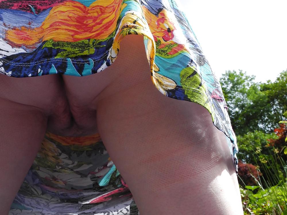 8P My wife flashing her cunt and arse.