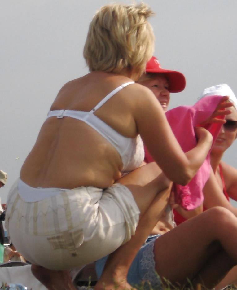 12P Blondie in bra