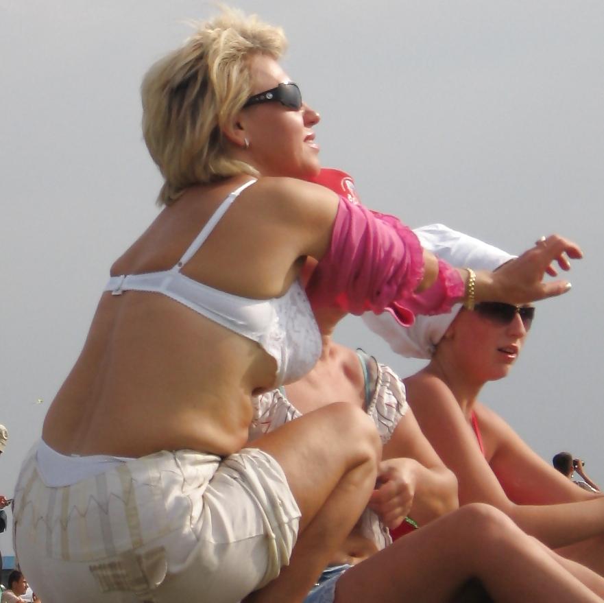 12P Blondie in bra