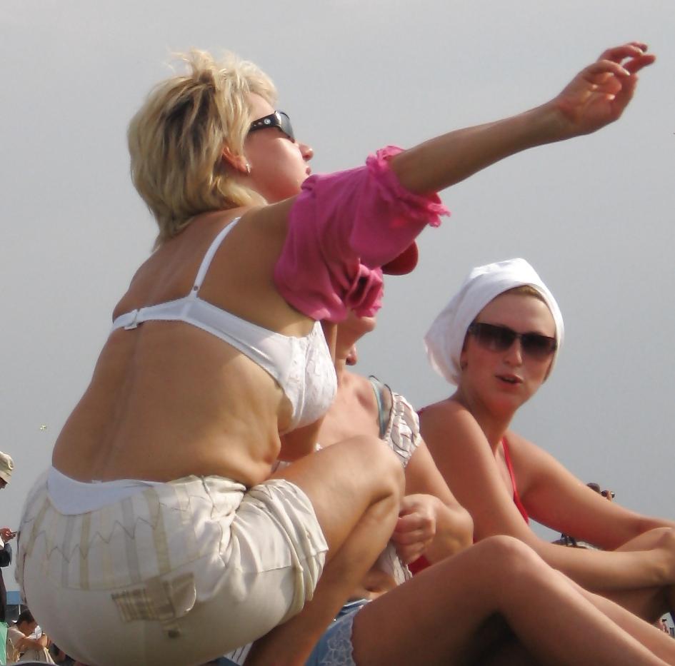 12P Blondie in bra