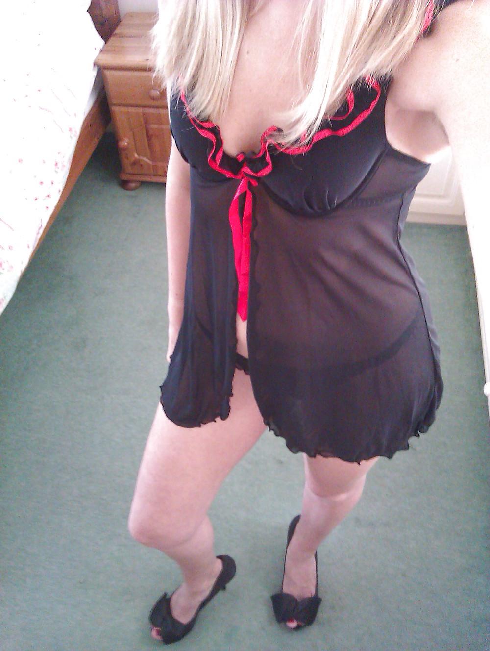 6P Milf in black & red babydoll