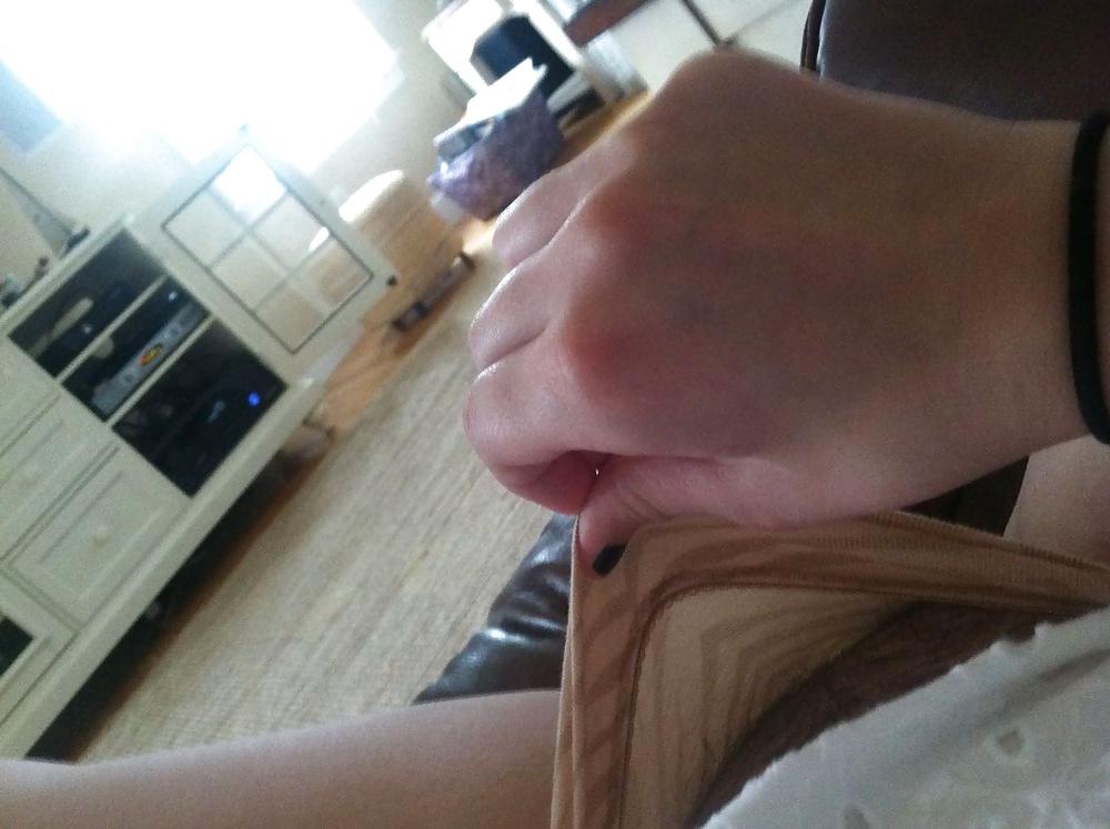 25P Girl with big tits painted her pussy