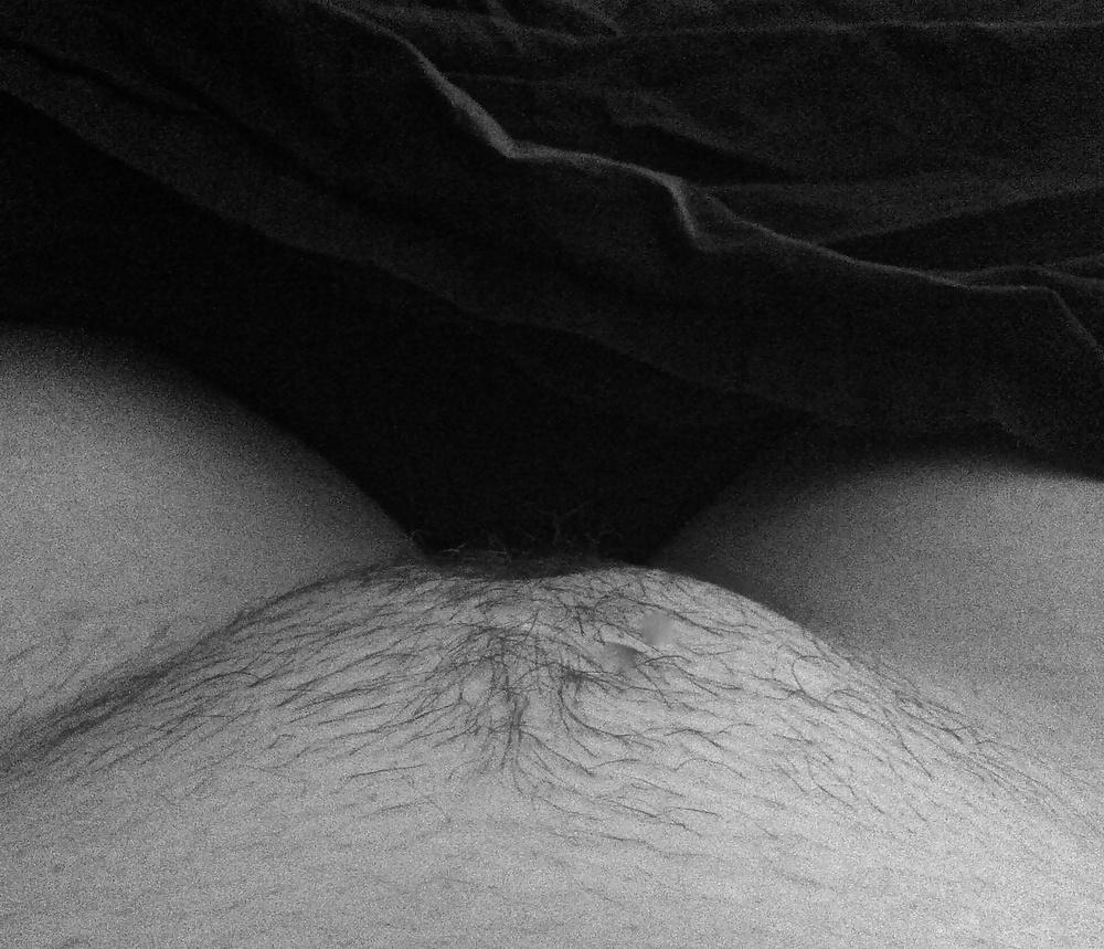 25P Girl with big tits painted her pussy