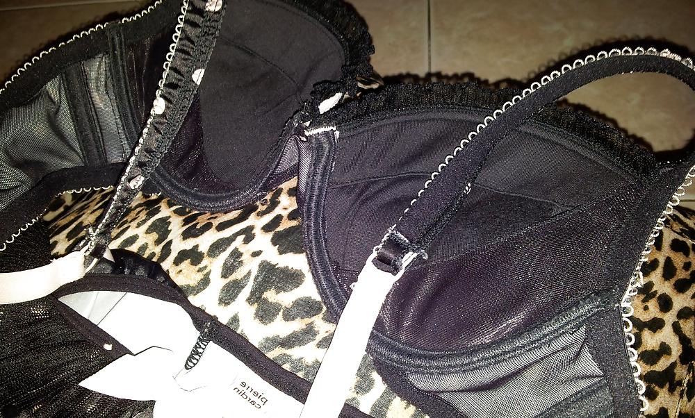 24P Cumming on my dreams padded bra (sister's new bra)
