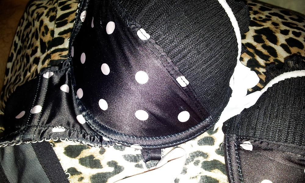 24P Cumming on my dreams padded bra (sister's new bra)