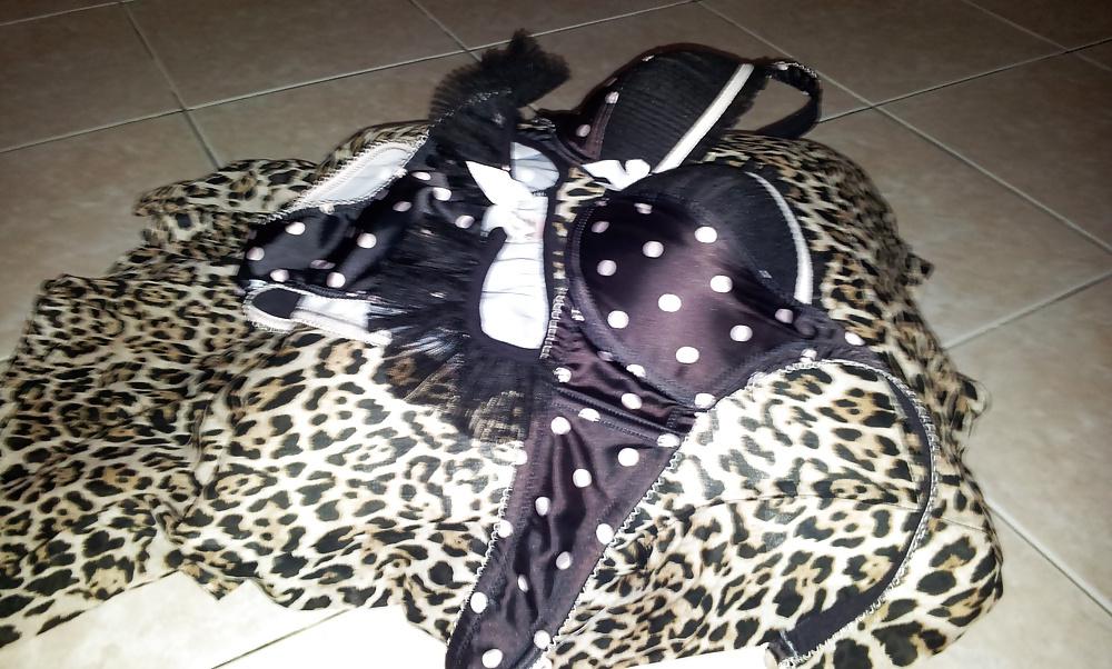 24P Cumming on my dreams padded bra (sister's new bra)