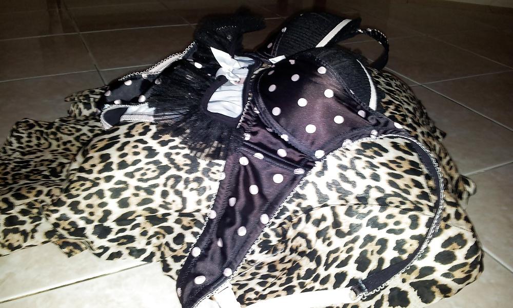 24P Cumming on my dreams padded bra (sister's new bra)